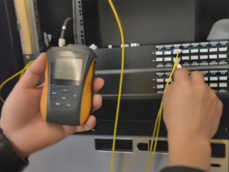 جهاز إرسال واستقبال 100G DWDM QSFP28 PAM4 CS